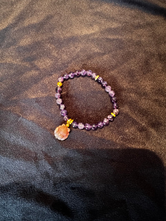 Bracelet de 15 cm en améthyste avec breloque kitsune calcite rose